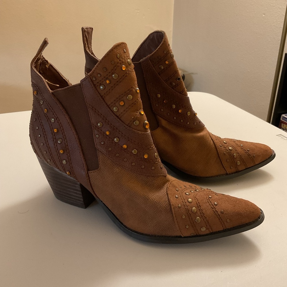 Coconuts by Matisse Tan Brown Studded Suede Ankle Booties